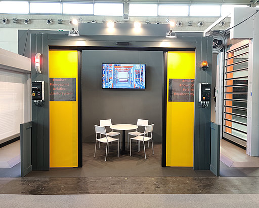 Stand di Mulser con portone